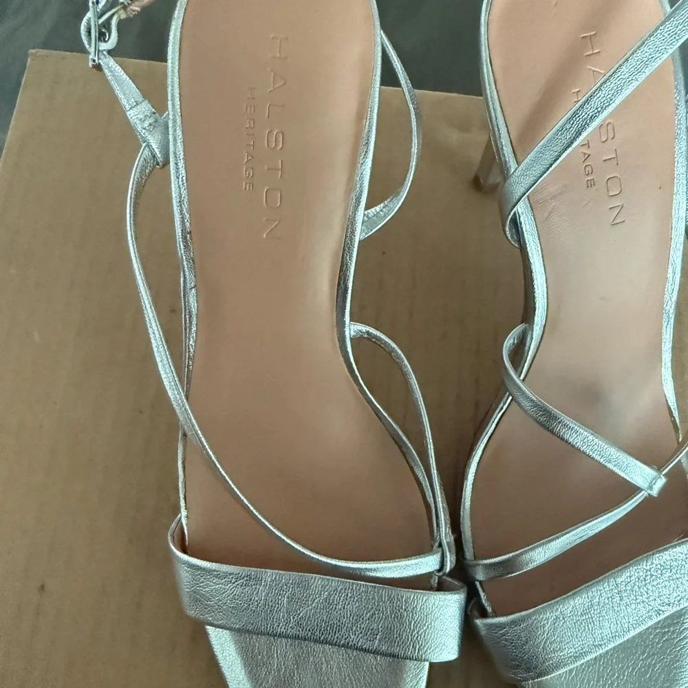 Halston Heritage Silver Leather Heels Strappy Sandals 8 Bridal Prom Wedding Date - Picture 3 of 3